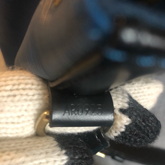 LV Epi Noe Petit Blue bucket - Picture 5 of 9